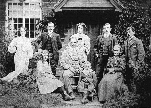 Haggs Farm, and the Chambers family outside, in 1906